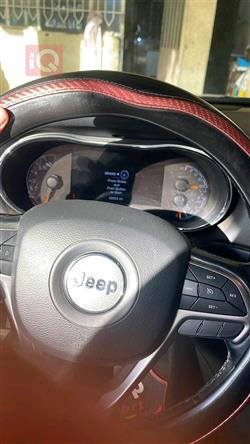 جیپ گراند شیرۆکی